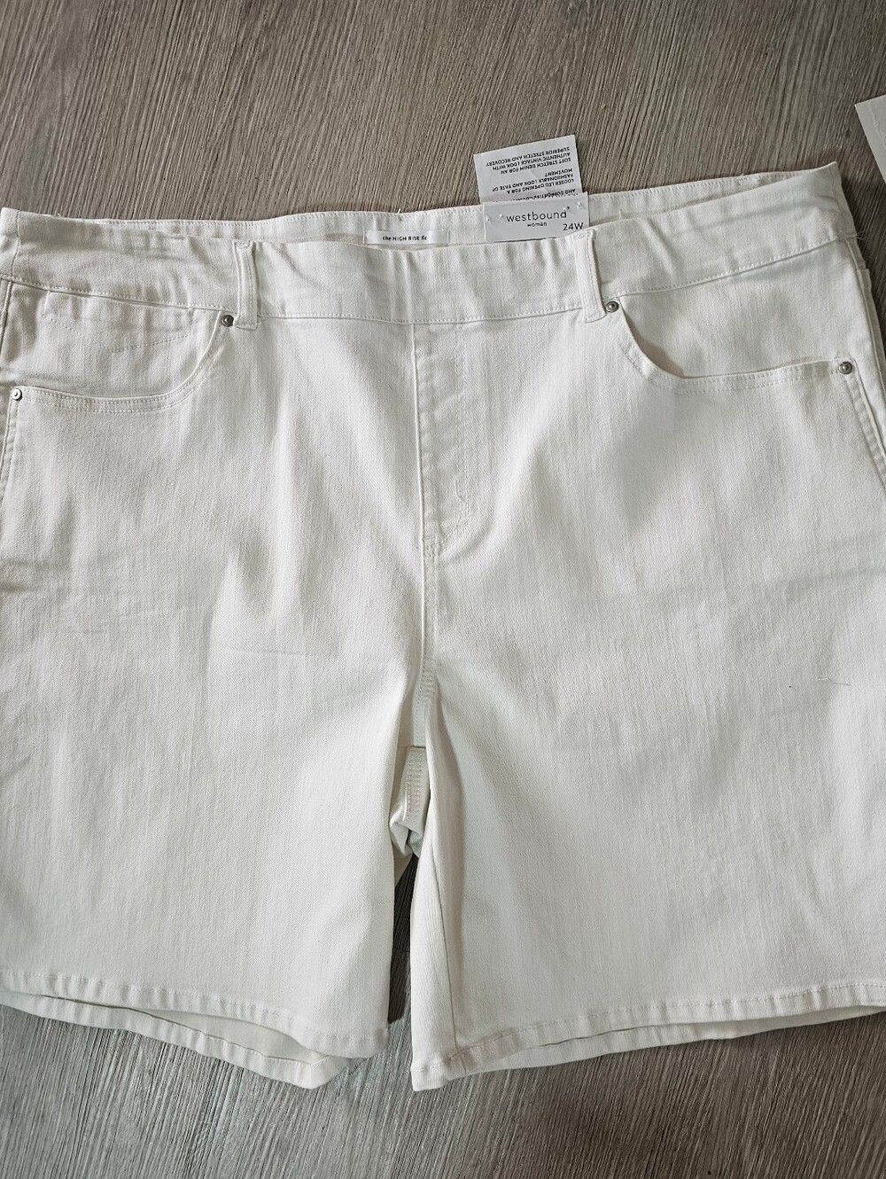 NWT Westbound Women Plus Size 24W White Denim Bermuda Shorts Pull On Stretch New